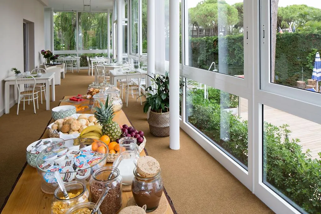 Harvey Suites Hotel & Residence Lido di Jesolo 4*,  Itálie